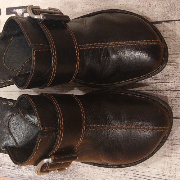 *Excellent Used Condition* Born Clogs with Buckle- Blk, Size 9 M - Picture 5 of 15